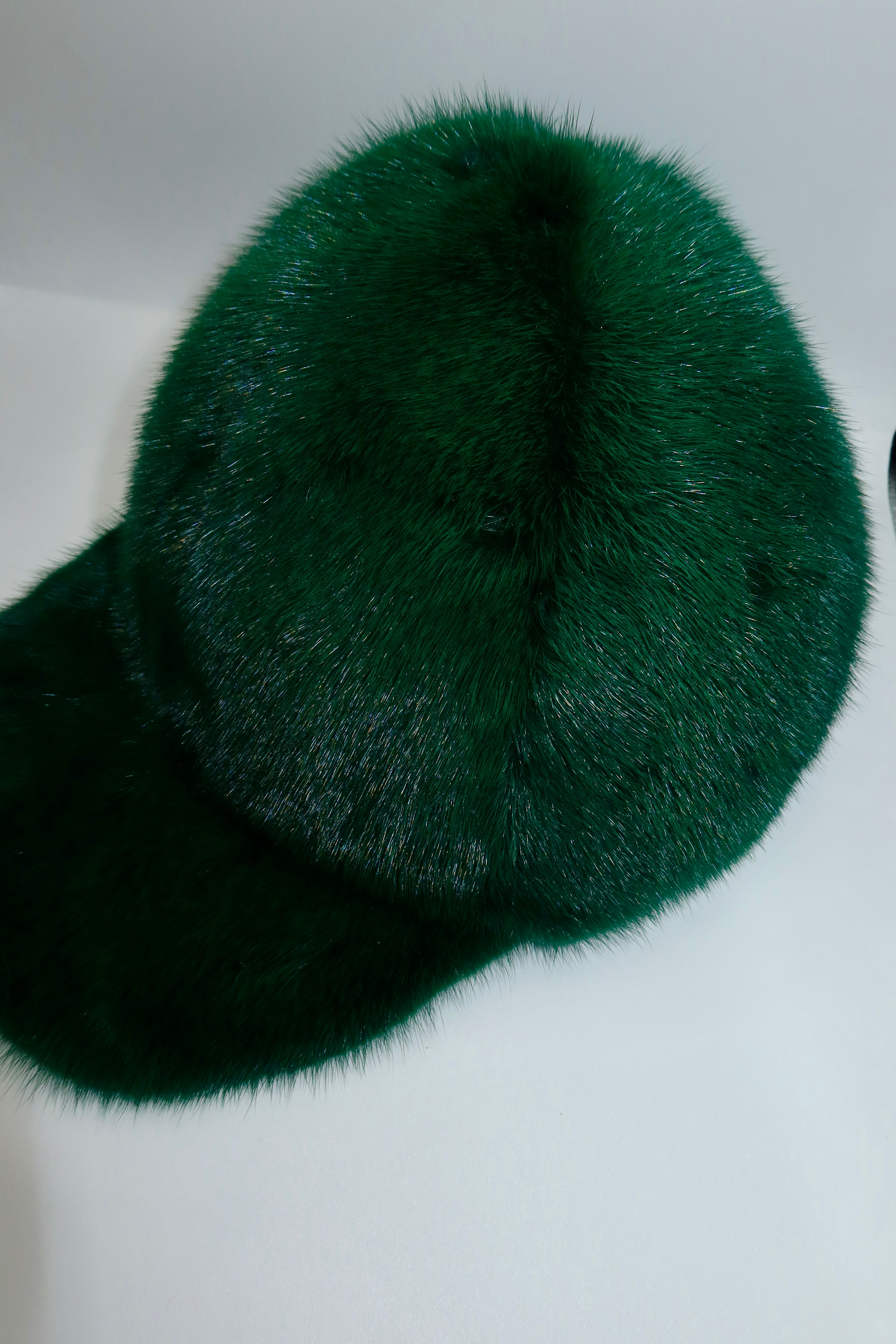 BERRETTO CON VISIERA IN VISONE