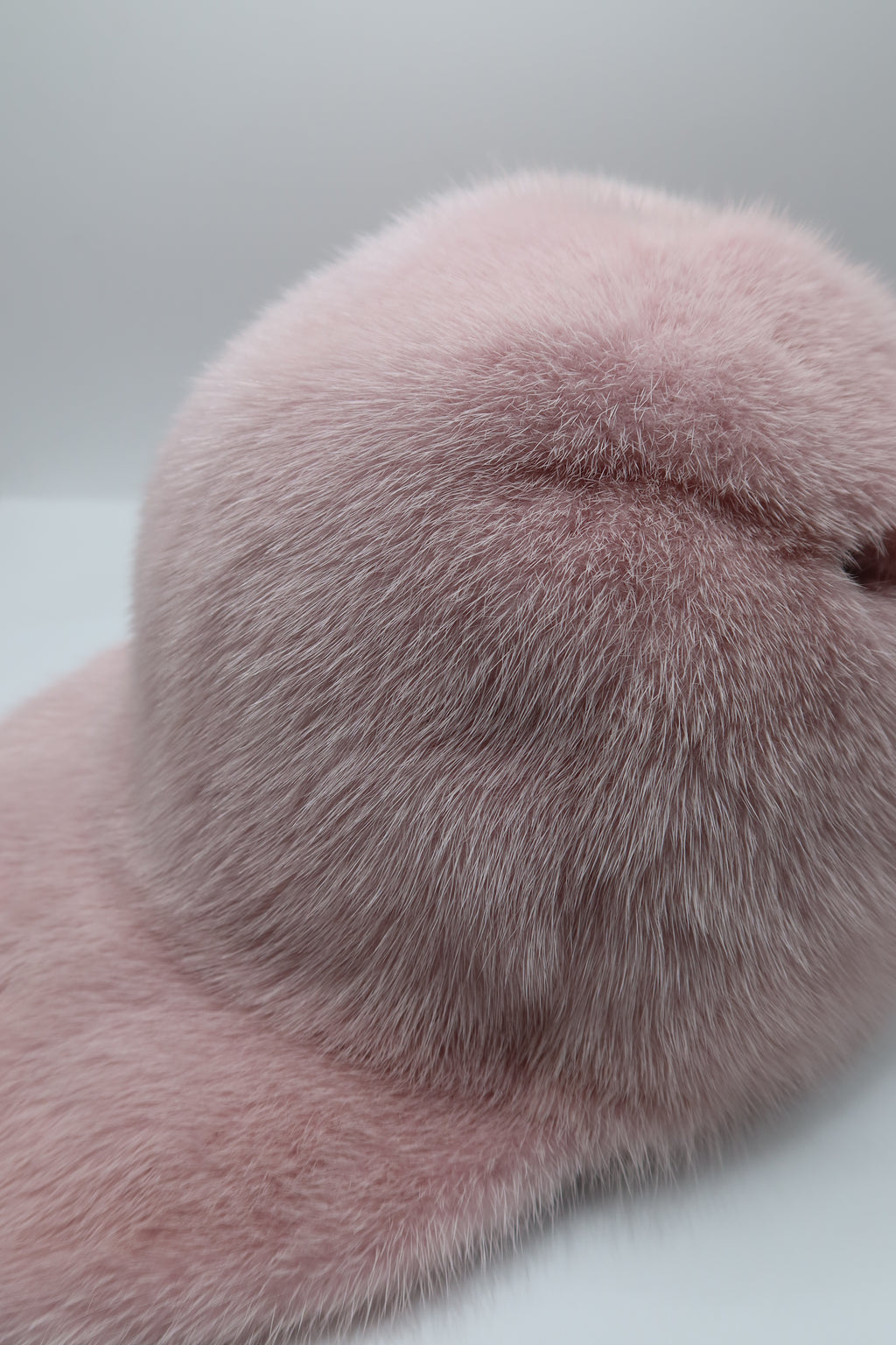 BERRETTO CON VISIERA IN VISONE