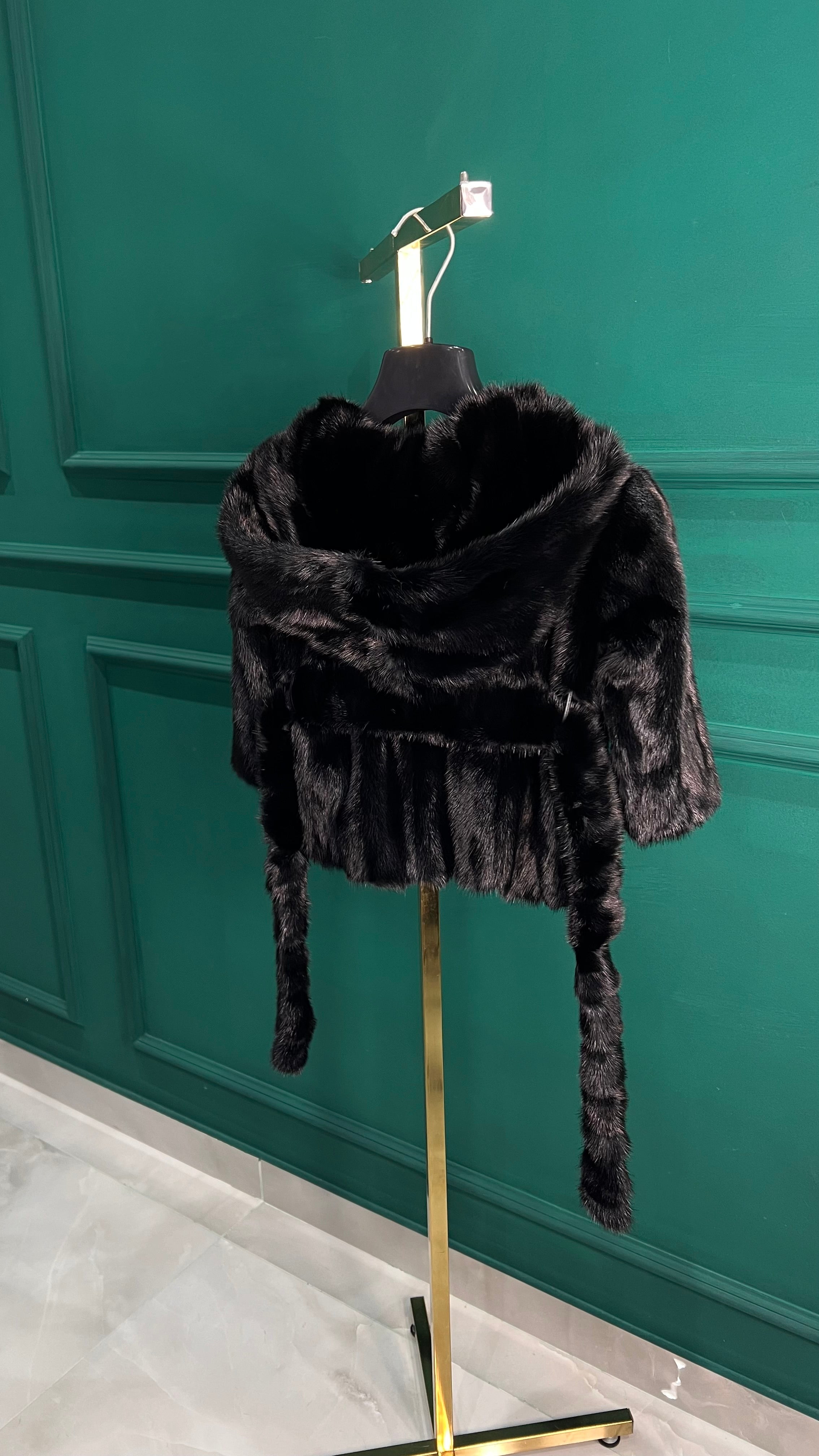 PRE ORDINE- Visone Basic Black Baby
